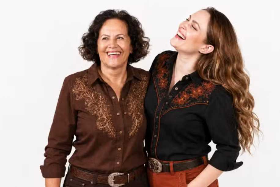 Avó realiza sonho de ser cantora ao regravar músicas com neta: ´Sonhos não têm idade´