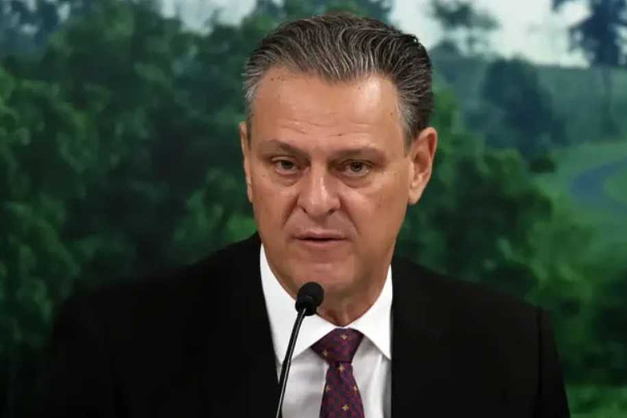 Combate à gripe aviária mostra eficiência do Brasil, diz ministro
