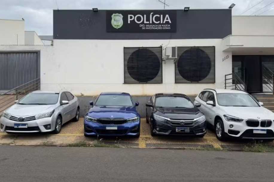 Polícia apreende veículos de luxo e investiga alunos de medicina suspeitos de integrar grupo especializado em emplacamentos irregulares