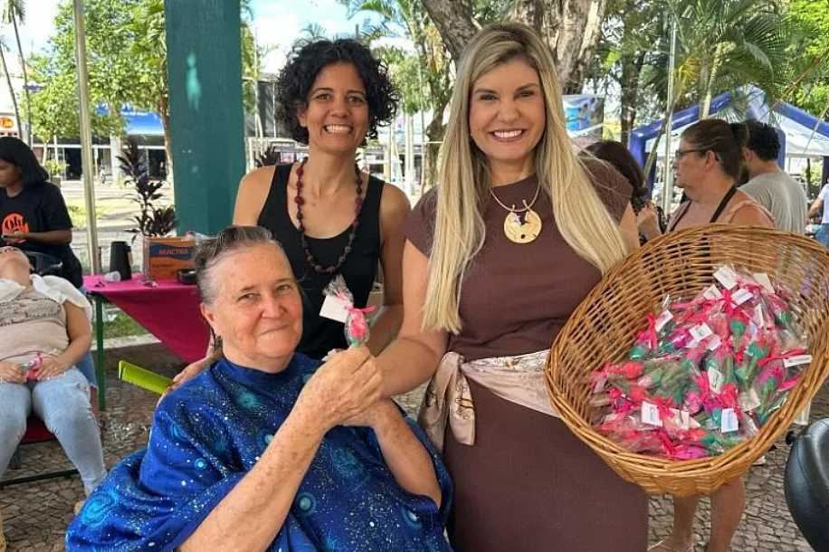 Fundo Social oferecerá atendimentos gratuitos de beleza para as mães, na Praça João Mariano de Freitas, de 14 a 16 de maio