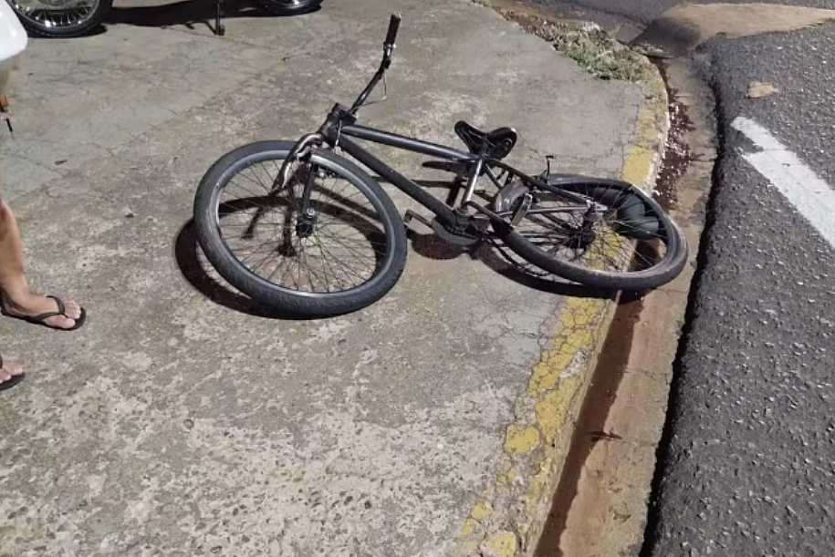 Homem morre atropelado enquanto empurrava bicicleta em avenida de Birigui