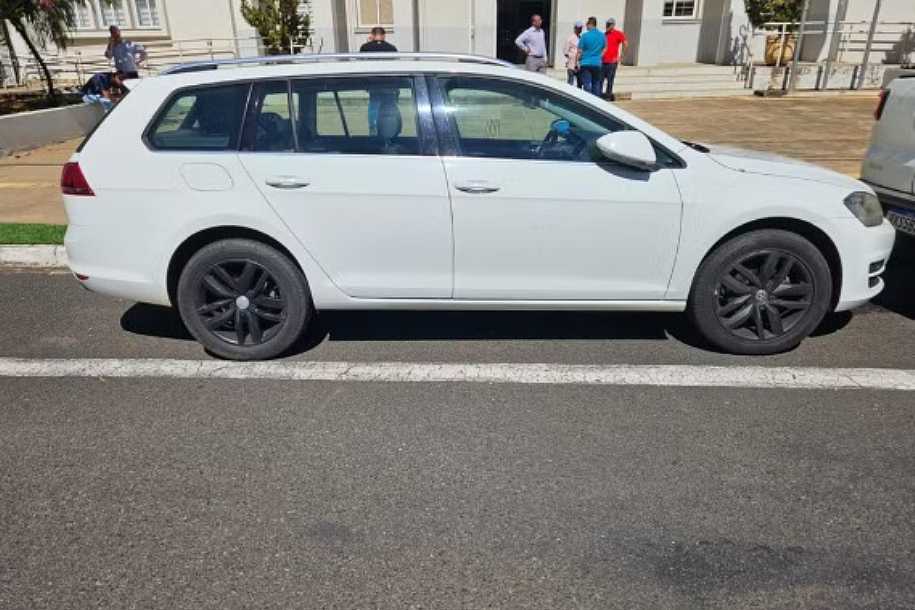 Trio é preso suspeito de furtar e adulterar veículos em Birigui