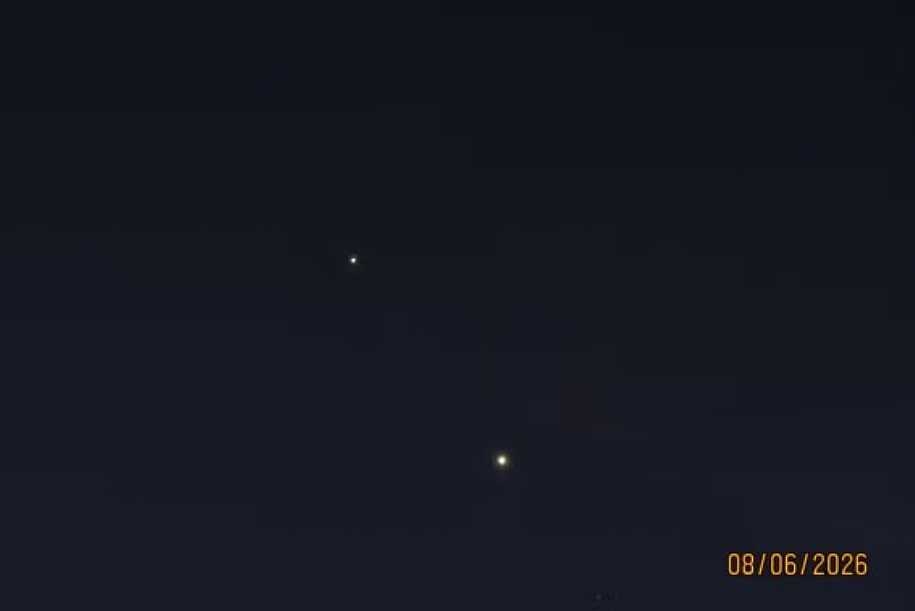 Vênus e Júpiter ficam lado a lado no céu e astrônomo explica como observar fenômeno a olho nu