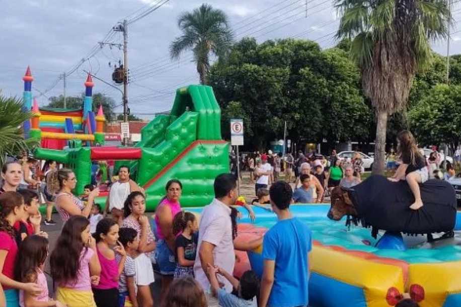 Brinquedos infláveis e Cinema na Praça vão animar o aniversário de 84 anos de Jales no dia 15 de abril