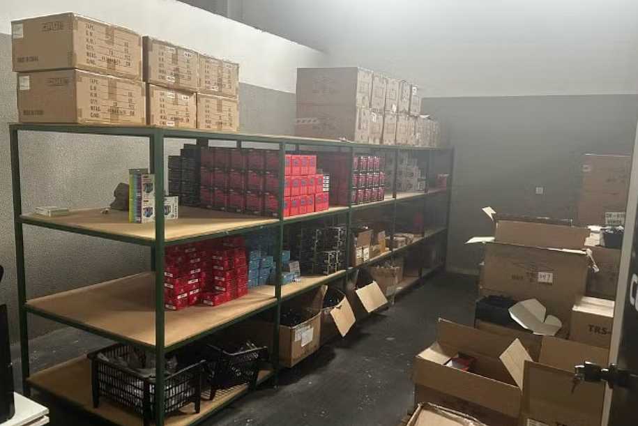 Pai e filhos são alvos de operação contra venda de produtos eletrônicos sem nota fiscal em Rio Preto