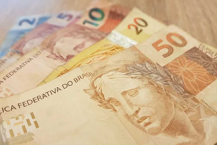 Governo antecipa pagamento do 13º para aposentados e pensionistas do INSS; veja as datas