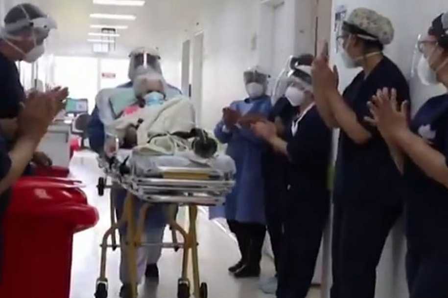 Idosa de 104 vence doença pela 2ª vez e é aplaudida no hospital