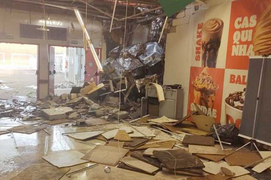 Explosão de botijão de gás destrói restaurante em hipermercado de Rio Preto