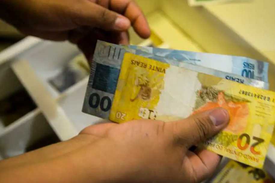 Operador de caixa é preso em flagrante após desviar mais de R$ 26 mil de estabelecimento