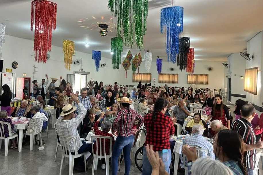 Arraiá do SUAS reúne alegria, música e integração com a Pessoa Idosa em Jales