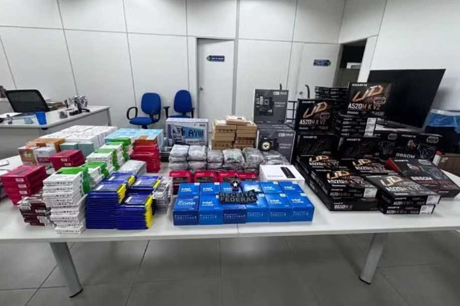 Receita apreende eletrônicos importados avaliados em R$ 800 mil em transportadora de Ribeirão Preto, SP