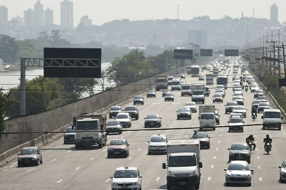 Carro usado ´envelhece´ para caber no orçamento