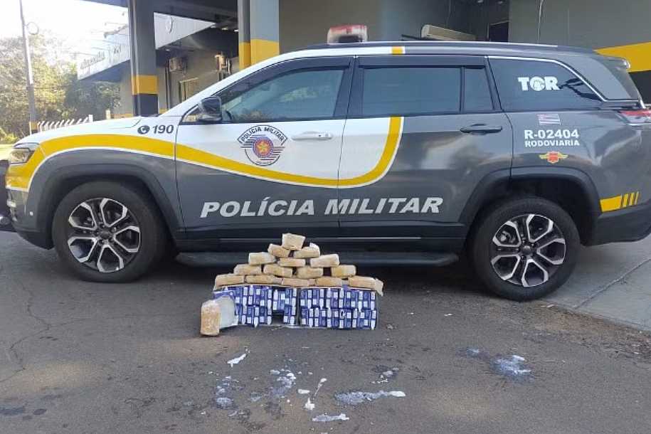 Polícia prende passageiro por tráfico de drogas em ônibus no interior de SP