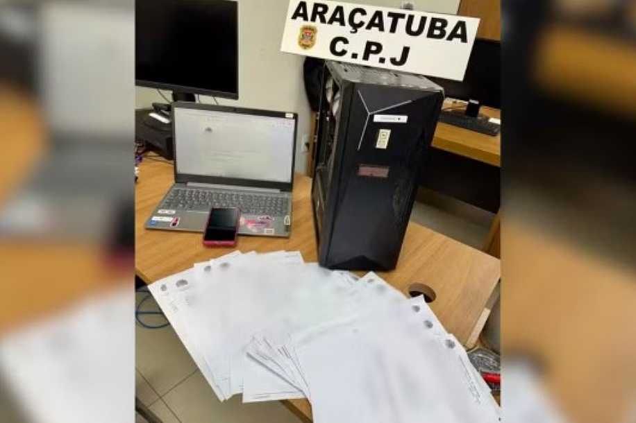 Mulher é investigada por suspeita de vender atestados médicos em aplicativos de mensagens