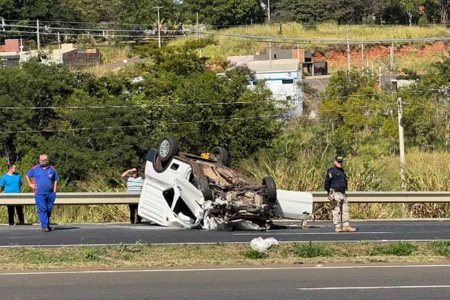 Acidente entre caminhonete, motocicleta e carro mata dois motoristas em Bady Bassitt