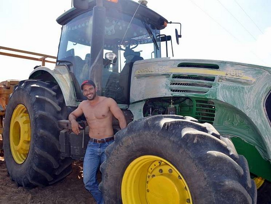 Tratorista de usina de cana-de-açúcar faz sucesso como modelo em SP