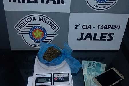Polícia Militar de Jales prende traficante na linha férrea
