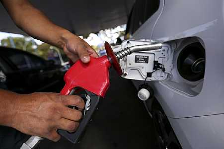 Petrobras faz 5º reajuste no ano e alinha gasolina e diesel a preço internacional