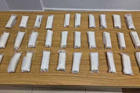 Homem é preso em ônibus com mais de 3 kg de haxixe grudados ao corpo na Rodovia Marechal Rondon, em Guararapes