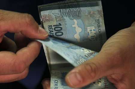 Brasileiros pagaram mais de R$ 2,8 trilhões em impostos em 2022