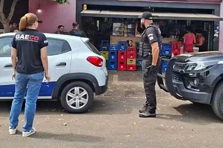 Polícia fiscaliza suspeita de bebidas adulteradas em bares de Araçatuba e investiga possível intoxicação por metanol