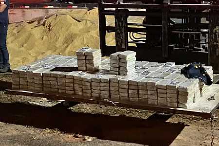 Polícia Rodoviária apreende mais de 400 quilos de cocaína escondidos em fundo falso de carreta em Rio Preto