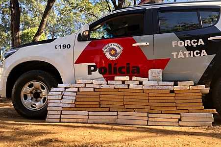 Polícia monta cerco e apreende 60 quilos de maconha