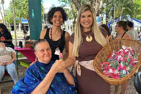 Fundo Social oferecerá atendimentos gratuitos de beleza para as mães, na Praça João Mariano de Freitas, de 14 a 16 de maio