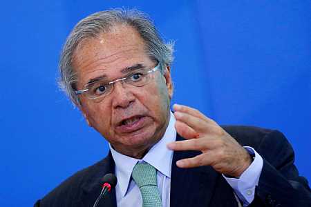 Paulo Guedes reafirma renovação do auxílio emergencial por ´dois ou três meses´