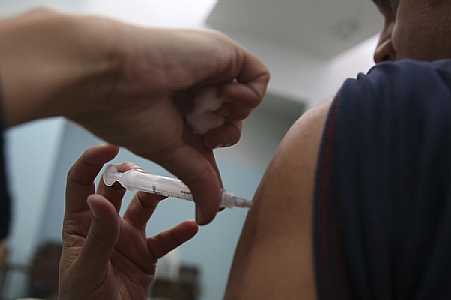 SP bate recorde e aplica 766,9 mil doses em um único dia