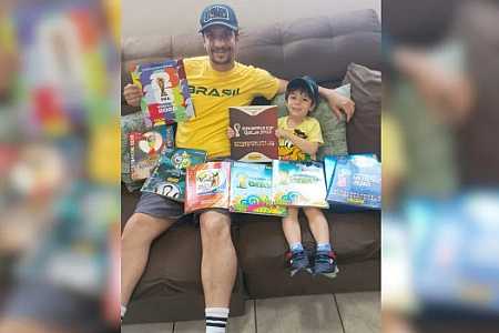 Seis Copas e uma paixão: pai transmite hábito da coleção de figurinhas ao filho de 4 anos no interior de SP