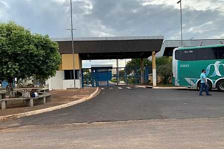 Drogas e celulares são encontrados escondidos em perna amputada de detento em Rio Preto