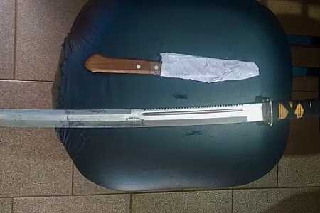 Mulher é agredida por companheiro com faca e espada samurai em Rio Preto