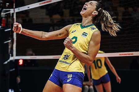 Brasil bate Itália e vai à final por título inédito do Mundial de Vôlei Feminino