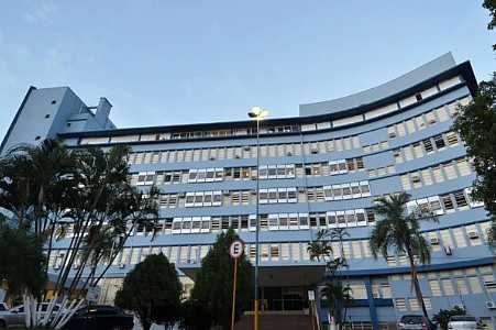 Santa Casa de Araçatuba alerta familiares de pacientes sobre golpistas que se passam por funcionários da instituição