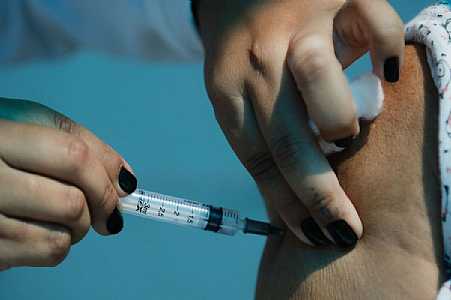 Brasil tem 41,11% da população vacinada com ao menos uma dose contra a covid-19