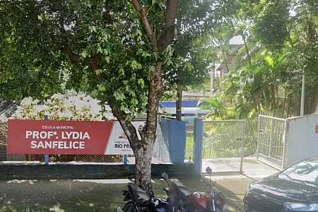 Funcionária é agredida por homem armado com faca na porta de escola em Rio Preto