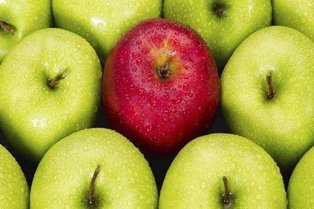 Comer uma maçã por dia ajuda a emagrecer, combater mau hálito e colesterol