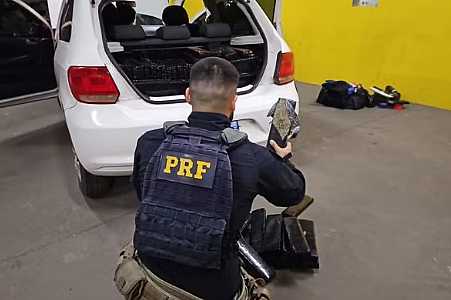 Polícia persegue carro e apreende mais de meia tonelada de maconha na BR-153 de Rio Preto