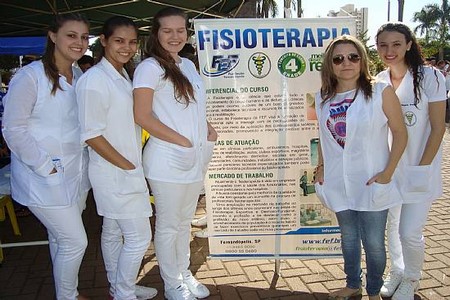 Fisioterapia da FEF participa do PIT STOP NURA