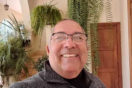 Coroinha denunciou padre por estupro após declaração do papa Francisco sobre abusos na Igreja Católica