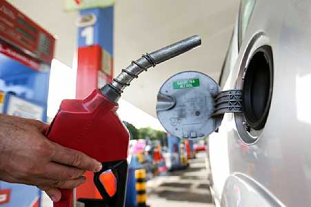 Avanço da pandemia fez venda de gasolina cair 16,4% entre 1º e 20 de abril