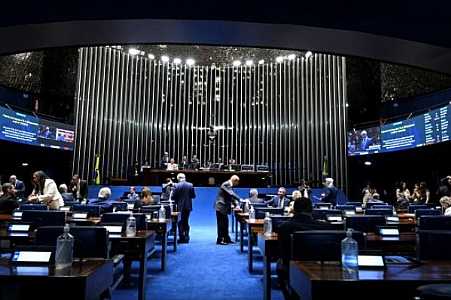 Apoio à PEC das horas trabalhadas chega a 40 senadores