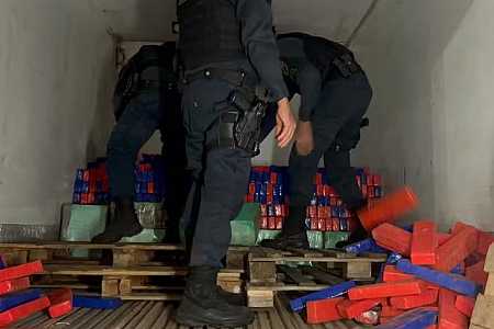 Polícia apreende duas toneladas de maconha em rodovia de Castilho