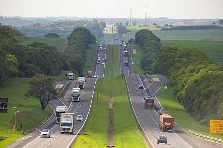 Obras para construção de terceira faixa e marginais na rodovia Washington Luís completam um ano; veja número de acidentes na região noroeste de SP