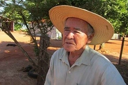 Casal de idosos é amarrado no pé da cama durante roubo em sítio